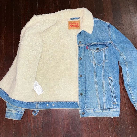 Levi Strauss & Co. Denim Jacket with White Fur - Picture 1 of 5